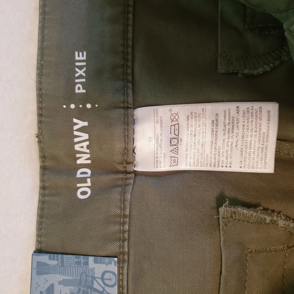 NWT Old Navy olive green khaki shorts - Picture 3 of 3